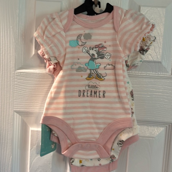 Disney Minnie Mouse Pink Baby Onesie newborn Set NWT - Picture 4 of 4